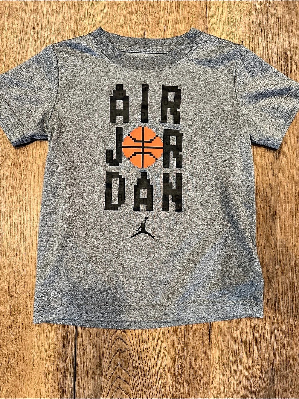 Jordan Boys Short-Sleeve Pixel Graphic T-Shirt